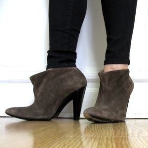 Balenciaga Suede Ankle Boots/Booties (brown)